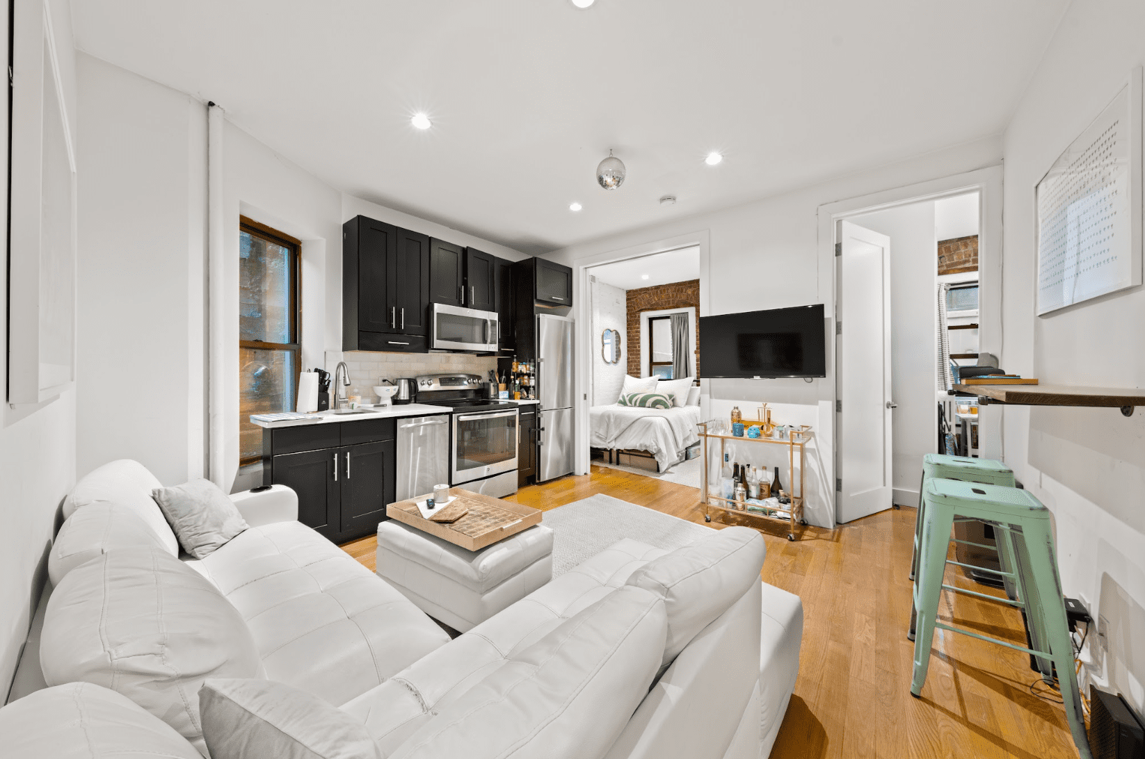 26 Vandam Street 4-S