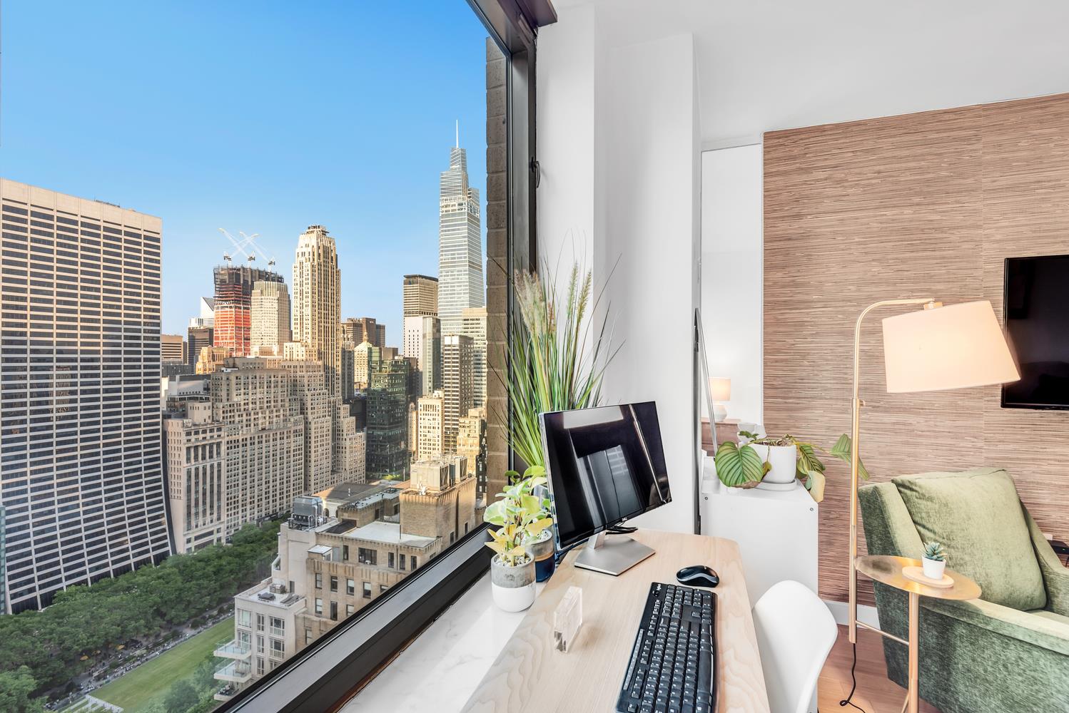 100 W 39TH Street 42C