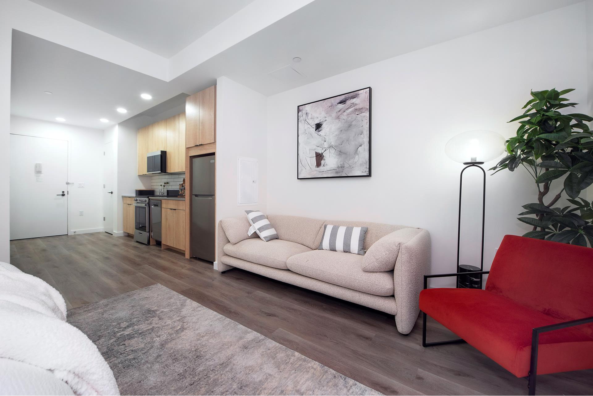 1856 PARK Avenue 4L