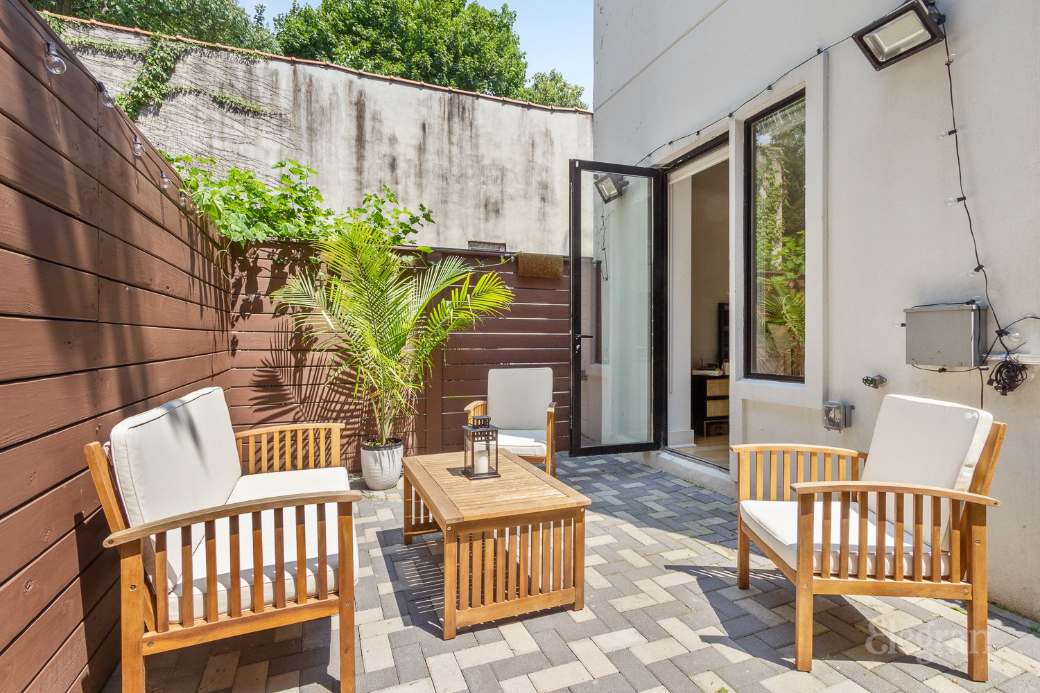 573 Gates Avenue 1-R