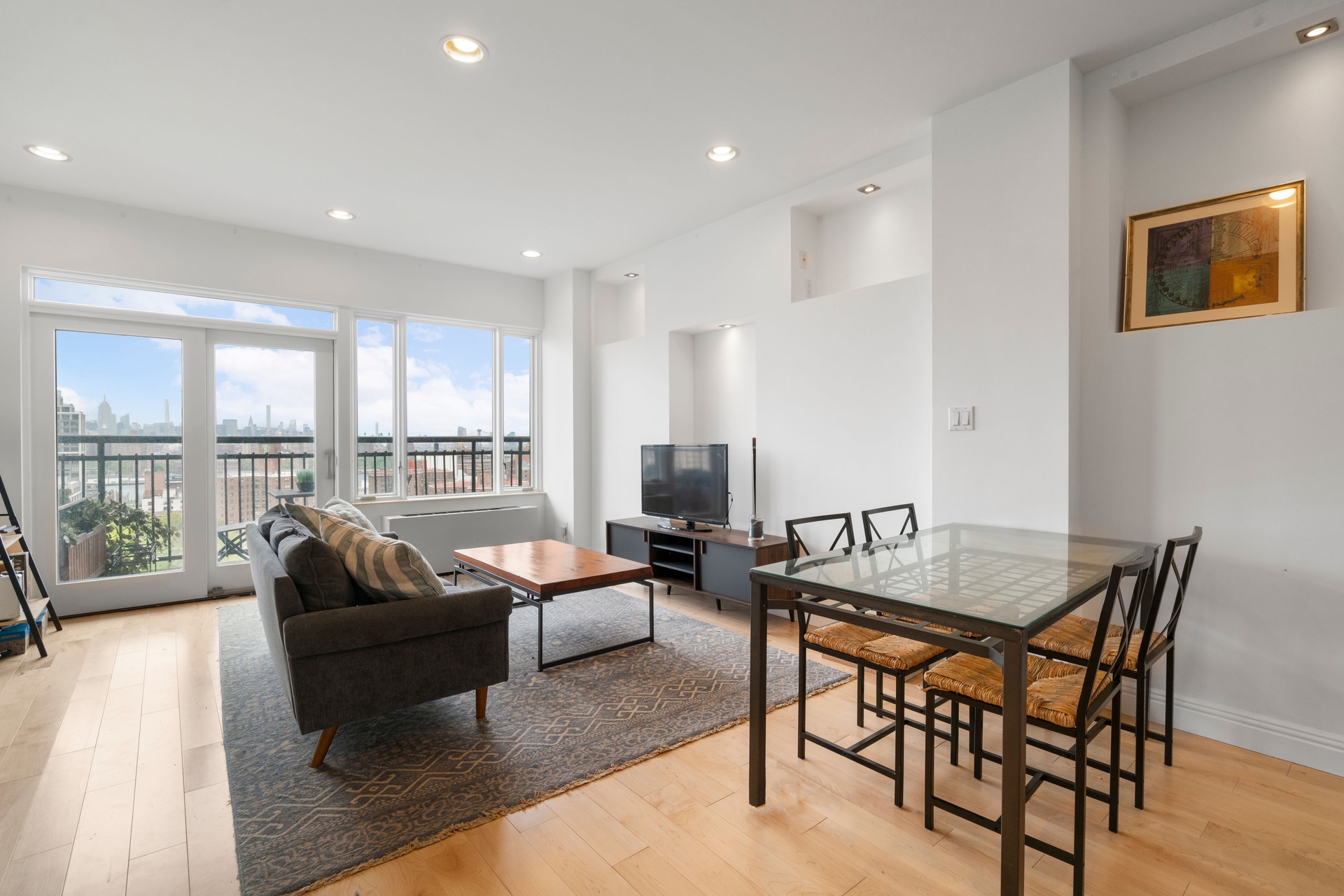189 Bridge Street 14-B