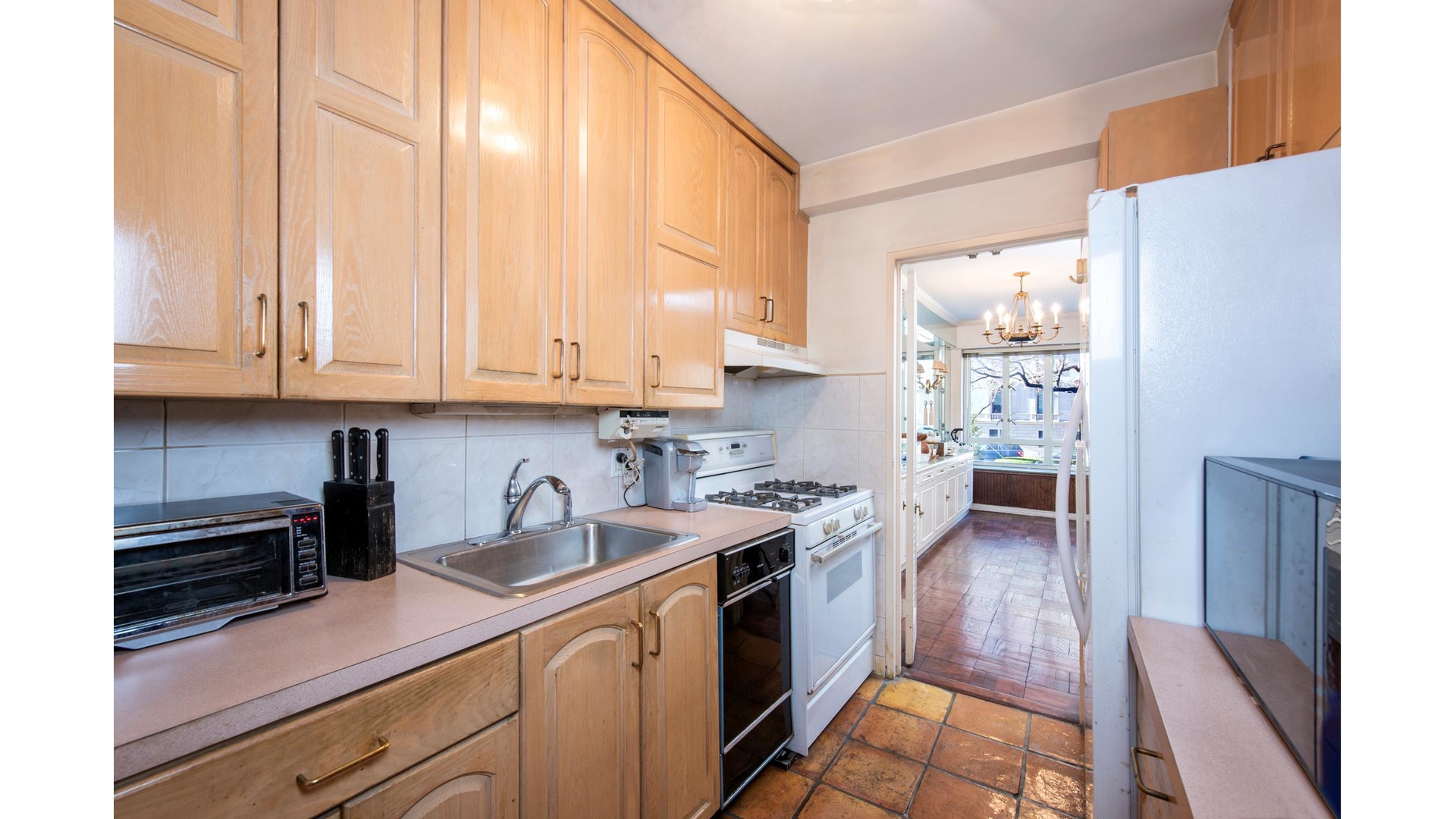 799 PARK Avenue 2B
