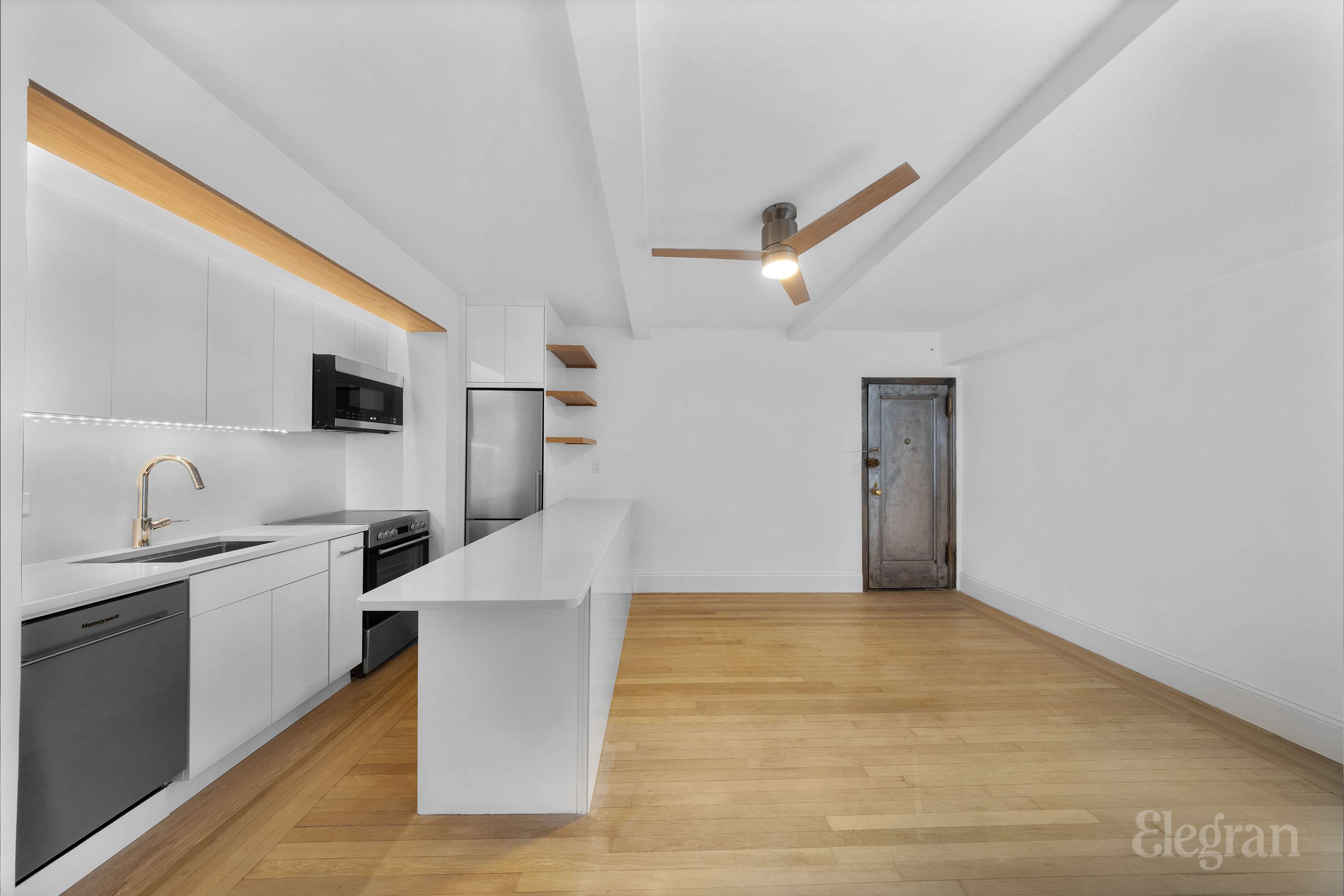 325 W 45th Street 520