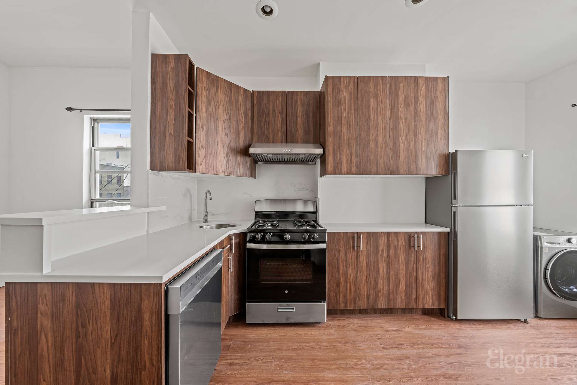 448 Humboldt Street 2R