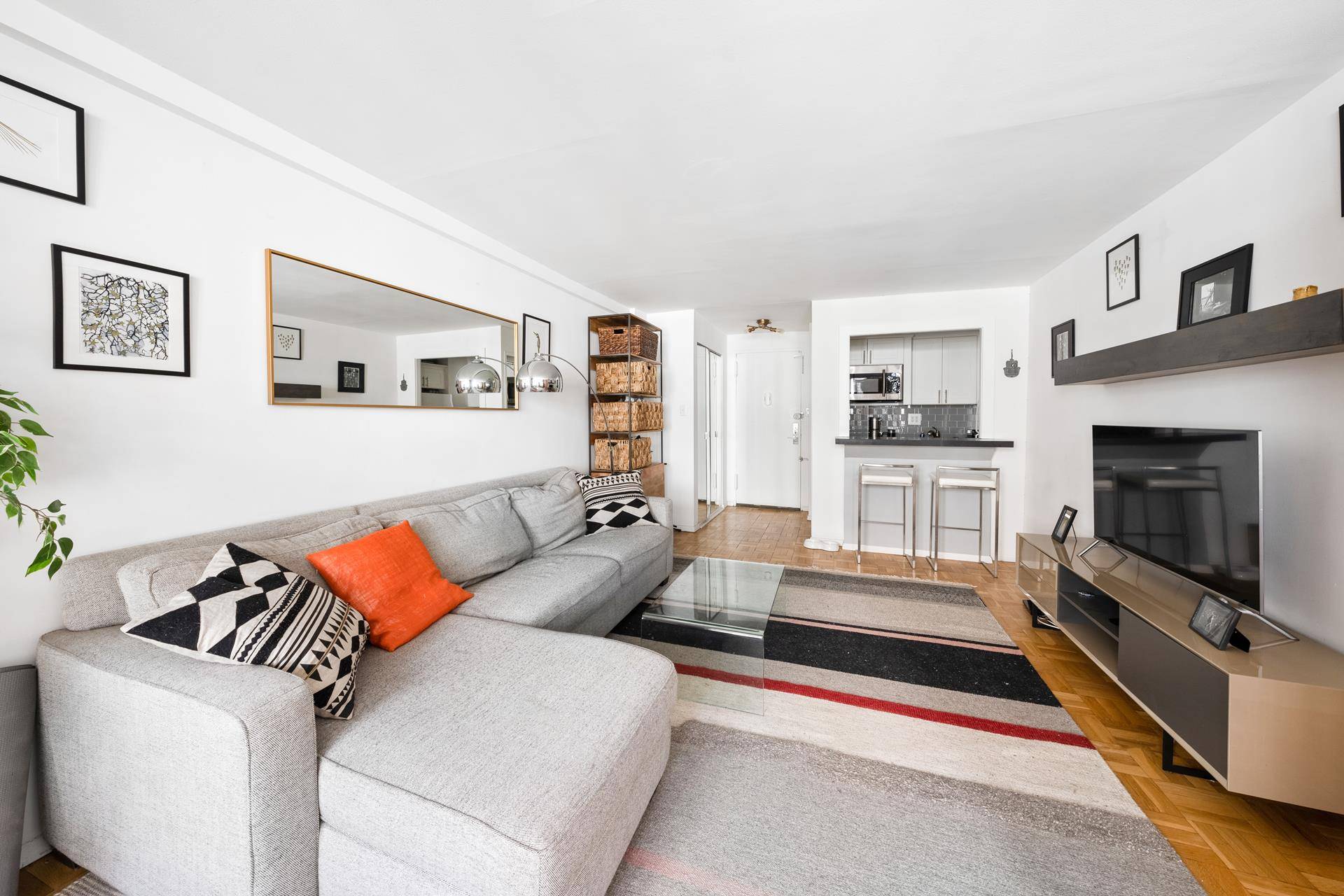310 E 70th Street 5G