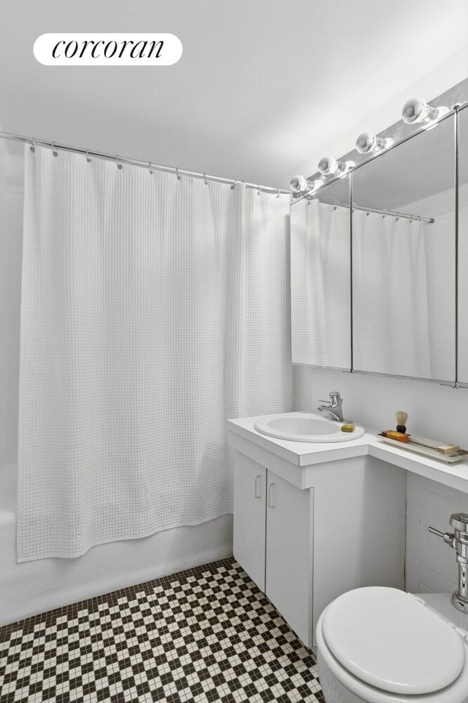 405 W 23RD Street 8H