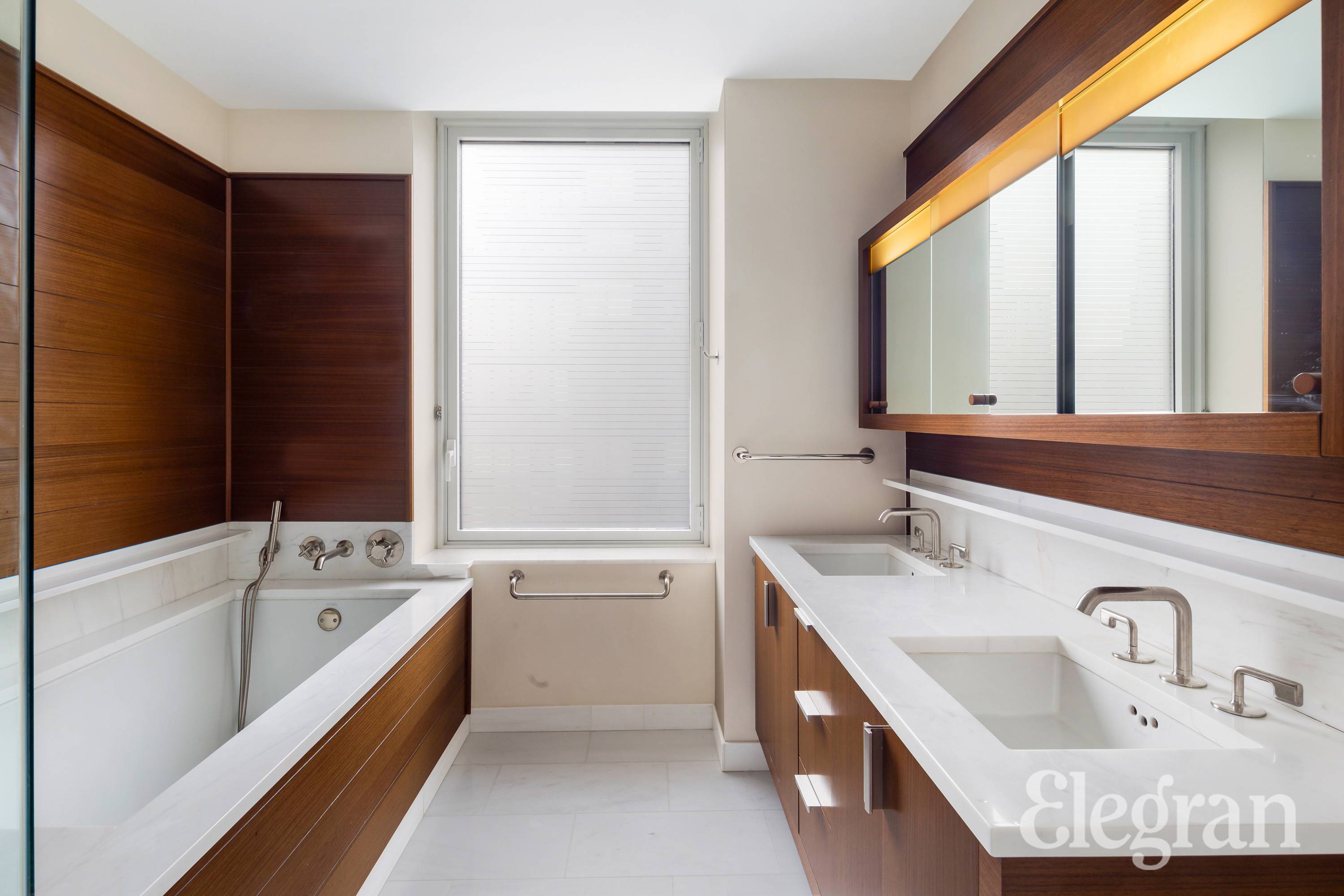 60 Riverside Boulevard 1902