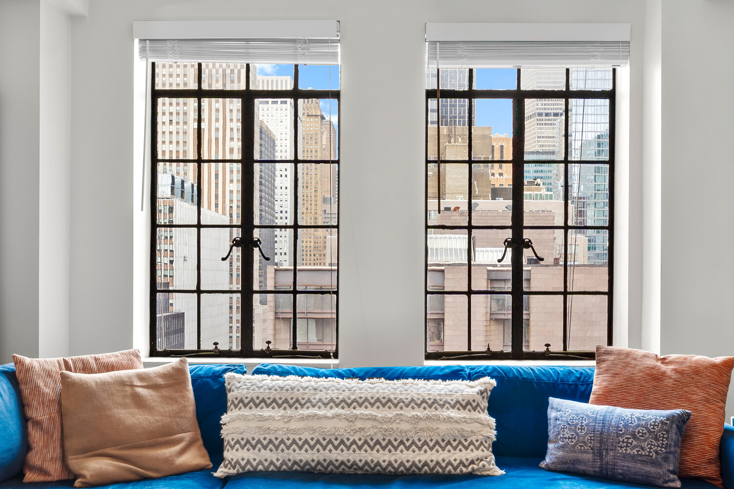 45 TUDOR CITY Place 1515