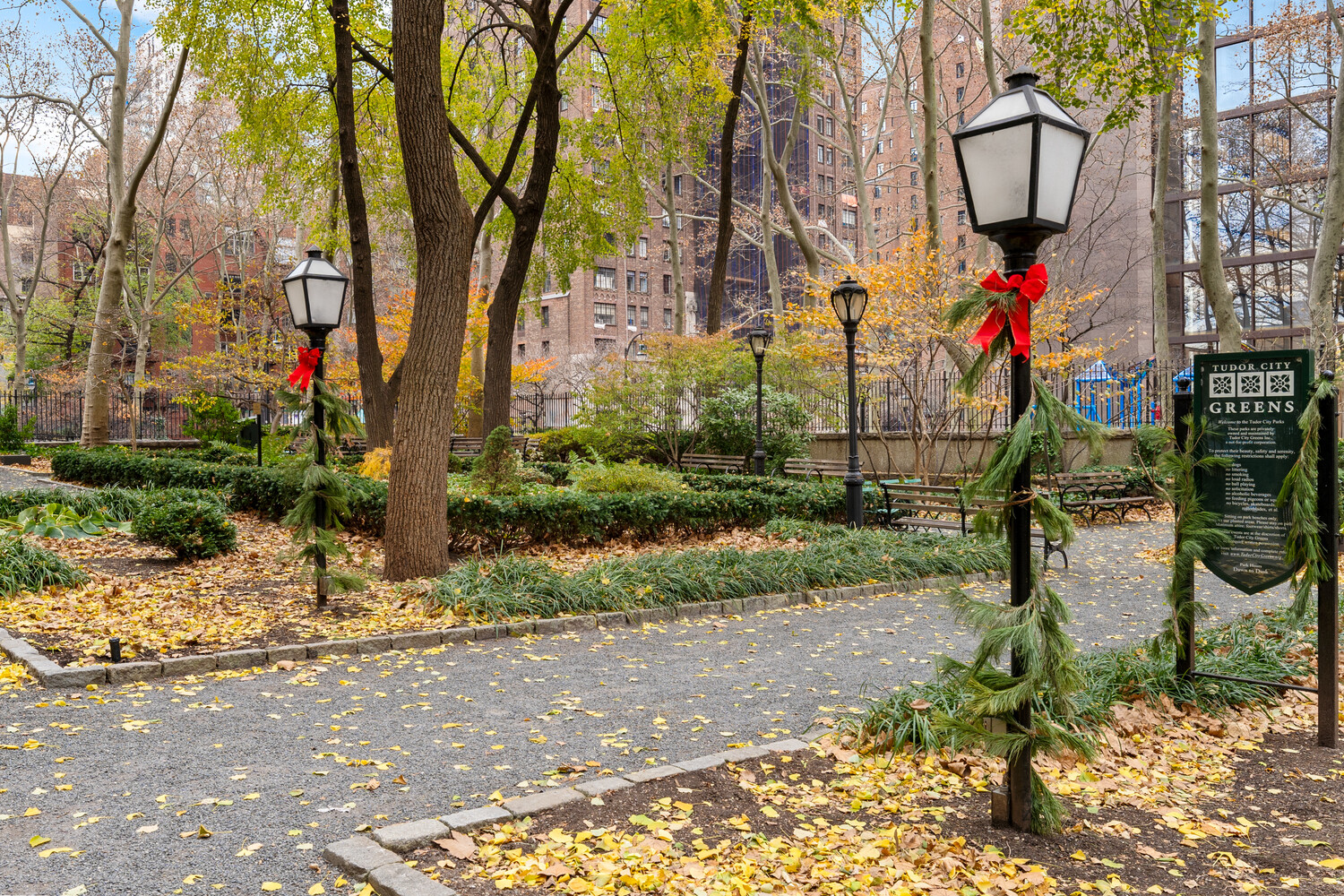 45 TUDOR CITY Place 1515