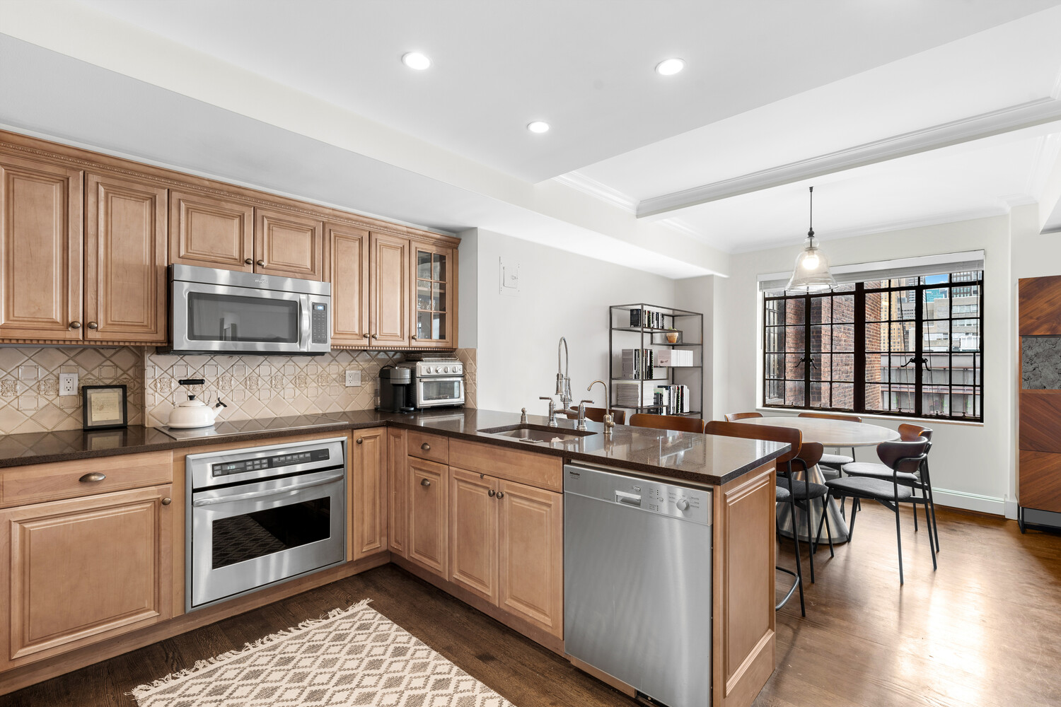 45 TUDOR CITY Place 1515