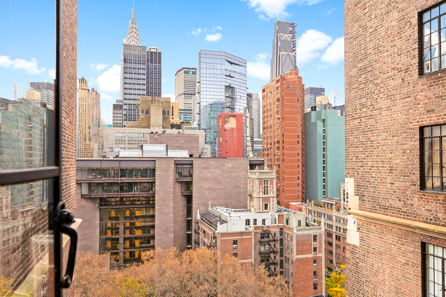 45 TUDOR CITY Place 1515