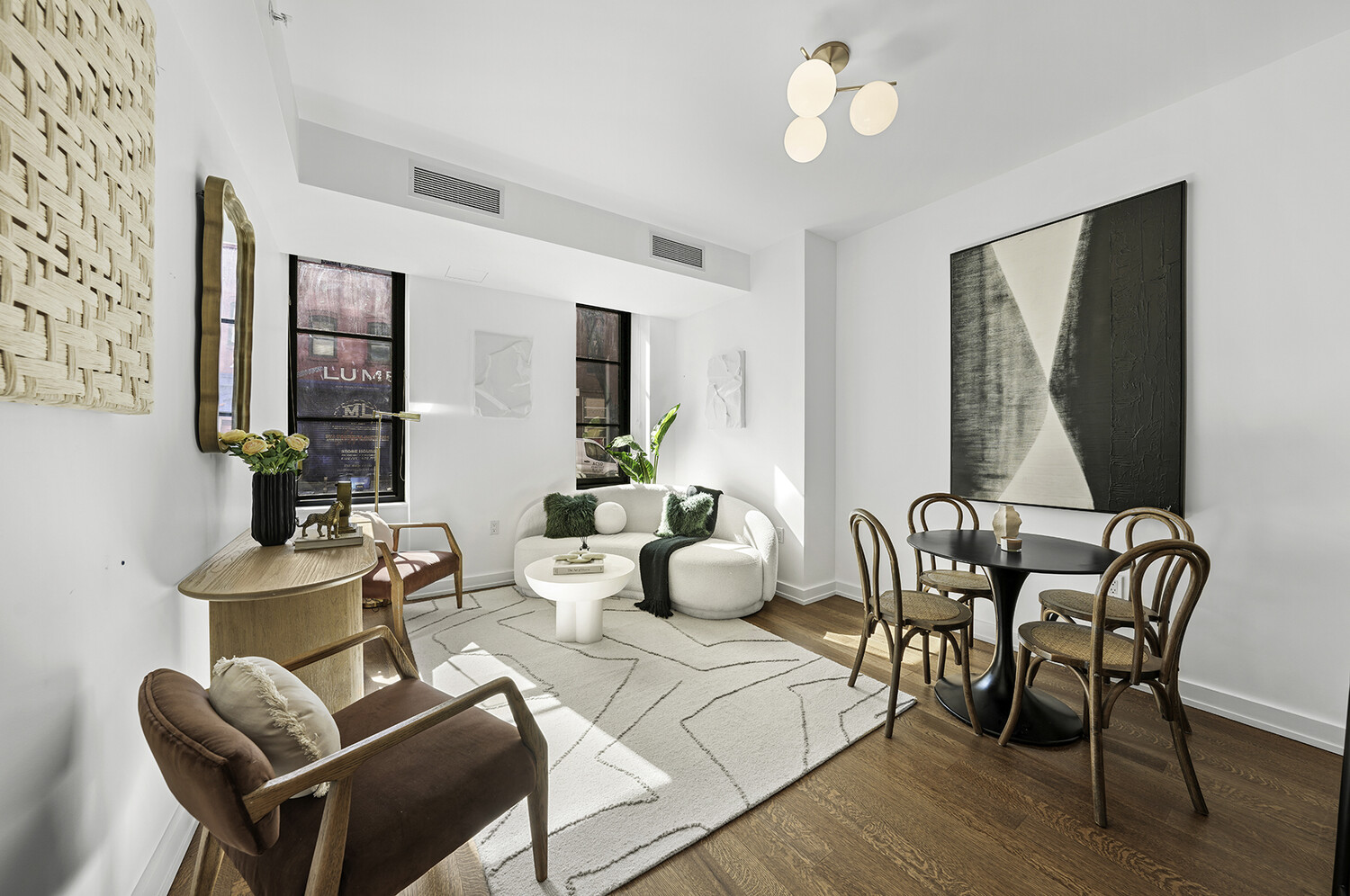 261 W 25TH Street GARDENC