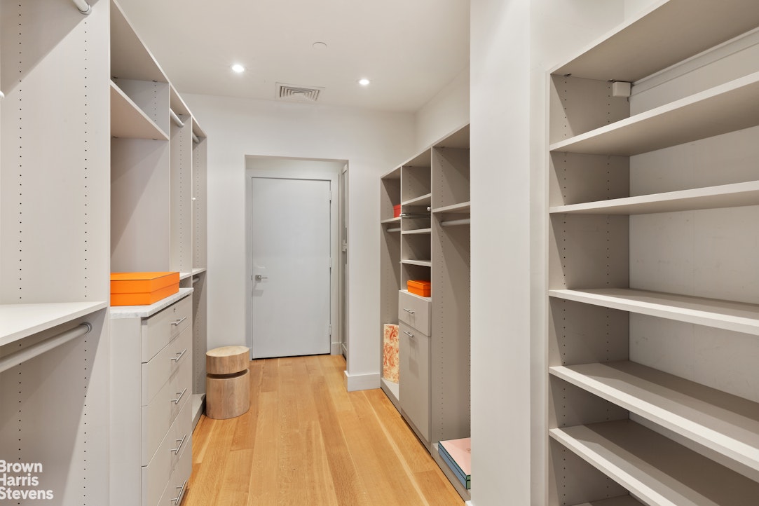 7 E 17TH Street PHS
