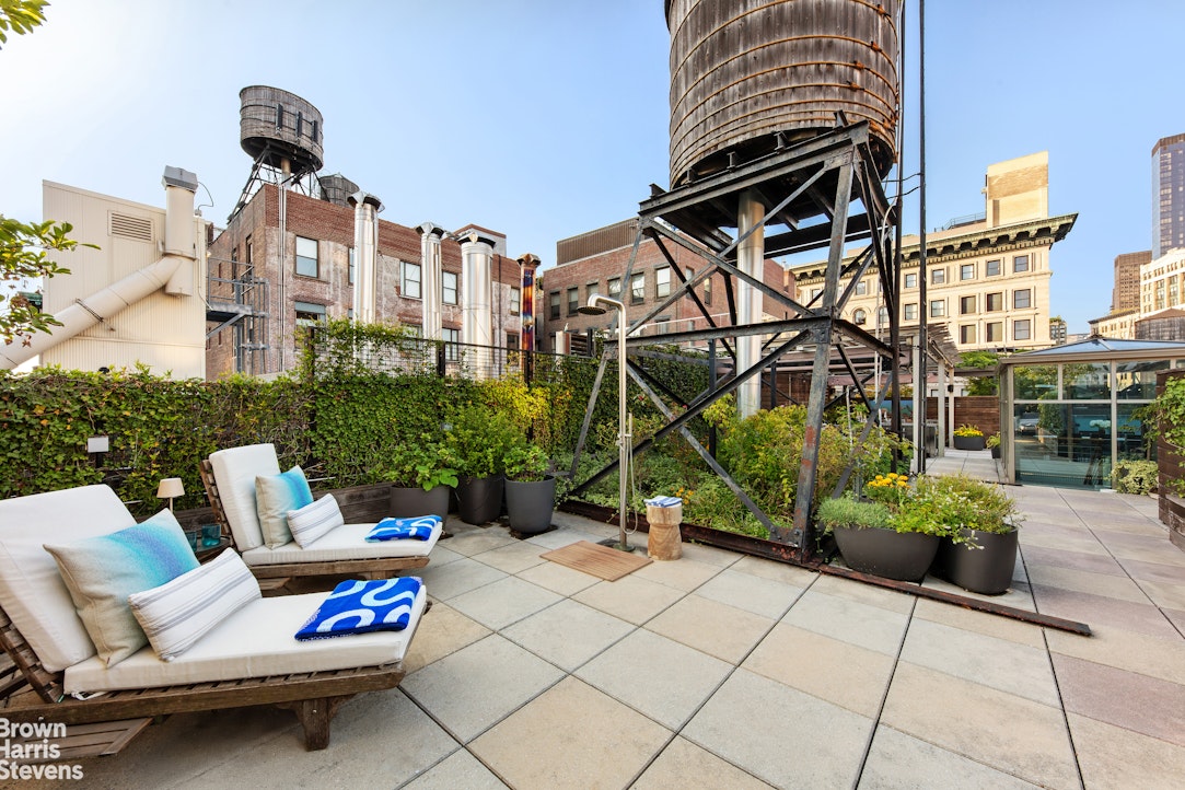 7 E 17TH Street PHS