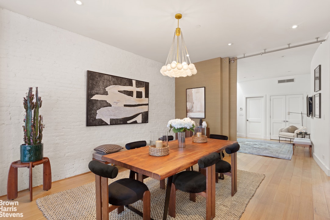 7 E 17TH Street PHS