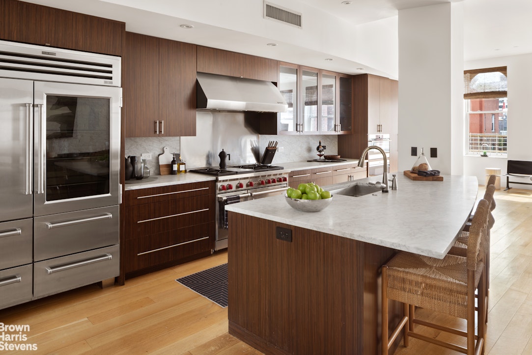 7 E 17TH Street PHS