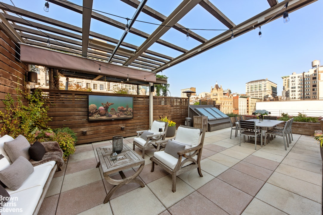 7 E 17TH Street PHS