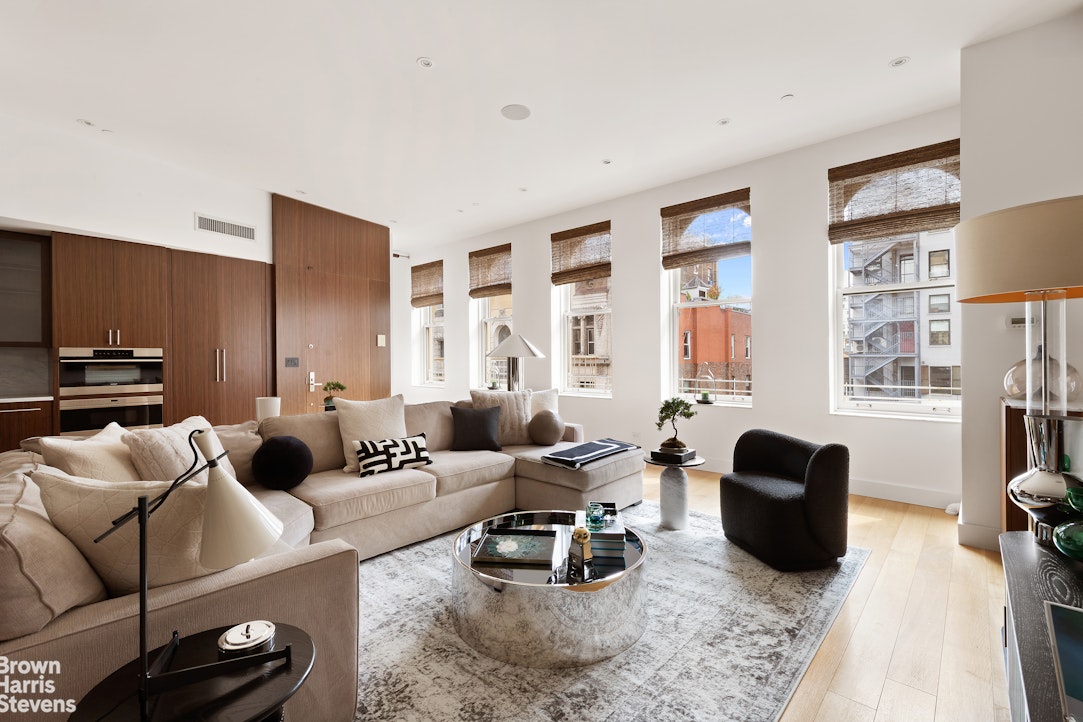 7 E 17TH Street PHS