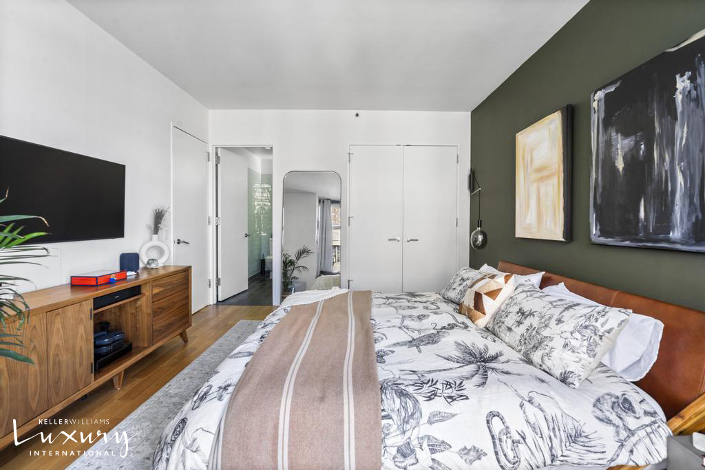 310 W 52nd Street 5J