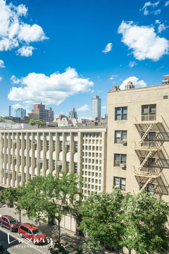 310 W 52nd Street 5J