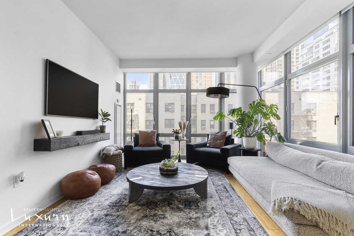 310 W 52nd Street 5J