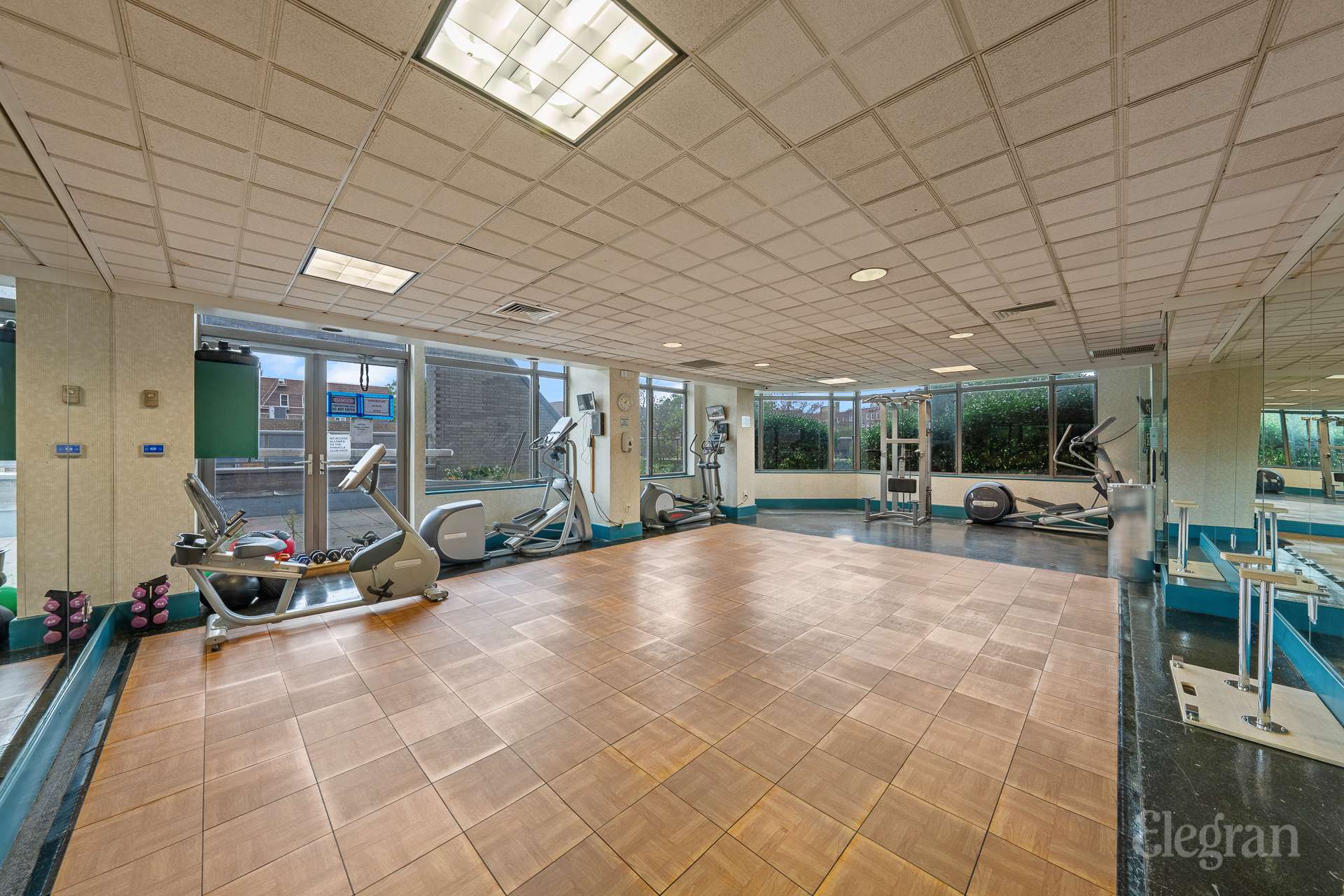 112-01 Boulevard 16F