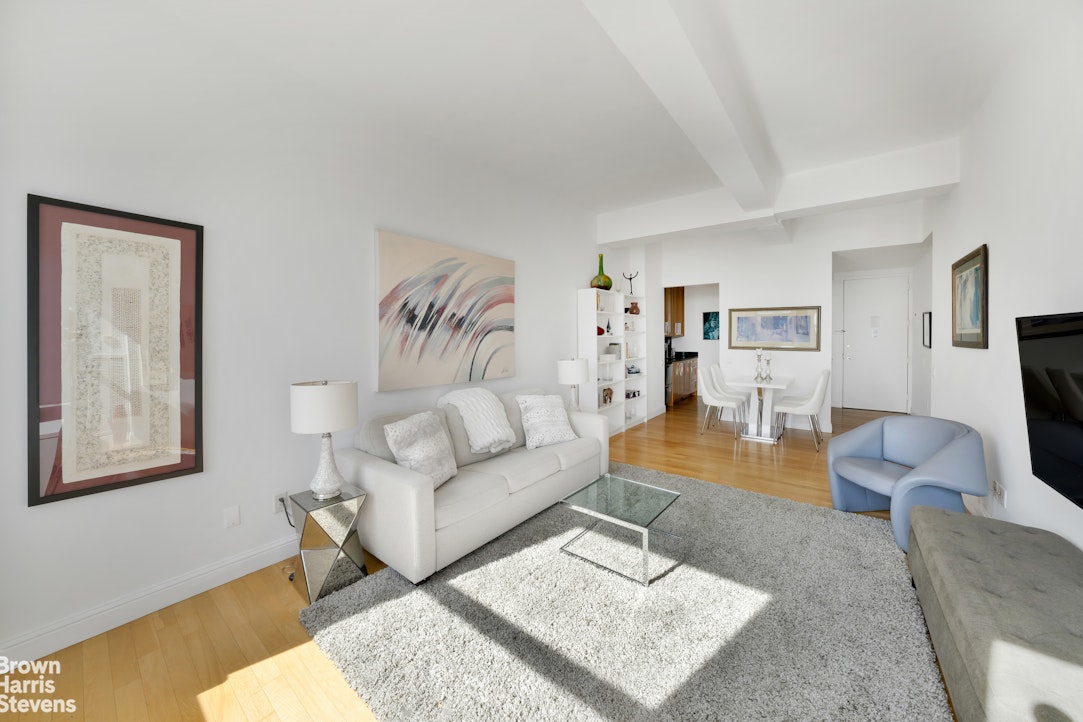 88 GREENWICH Street 2704