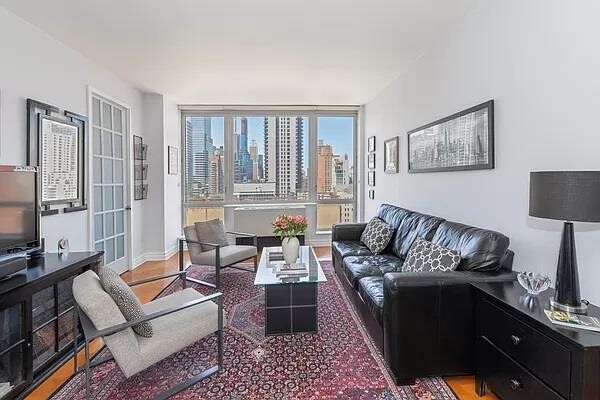 401 E 60TH Street 19C