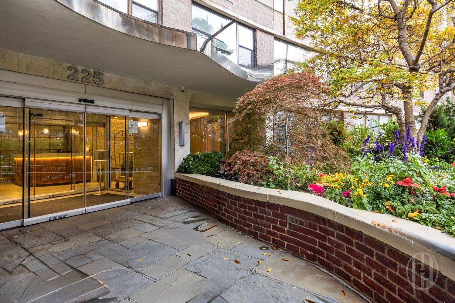 225 E 36th Street 14m