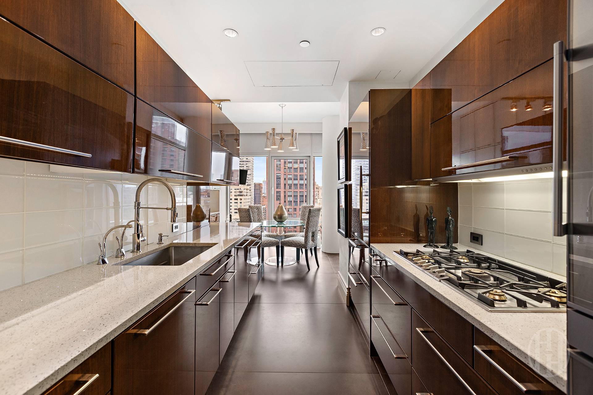 310 E 53rd Street 16C