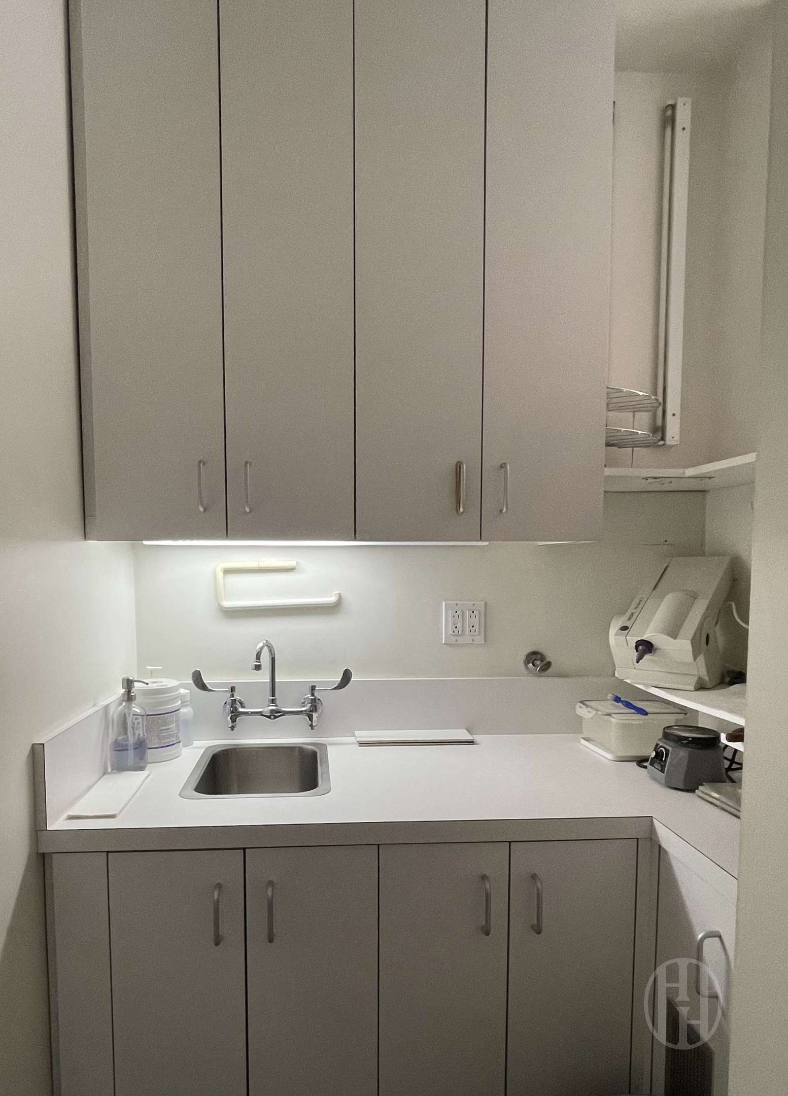 367 W 49th Street TH 1D