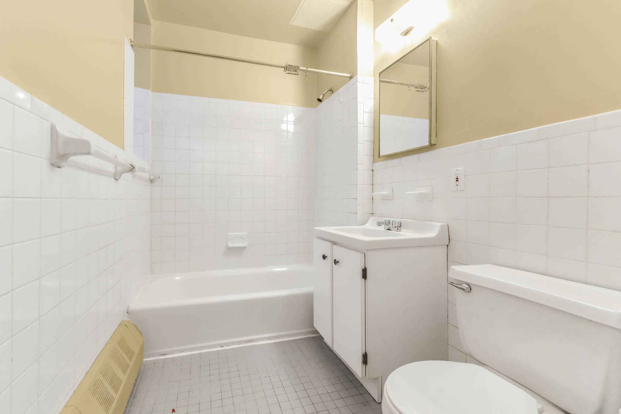 472 Bainbridge Street 1B