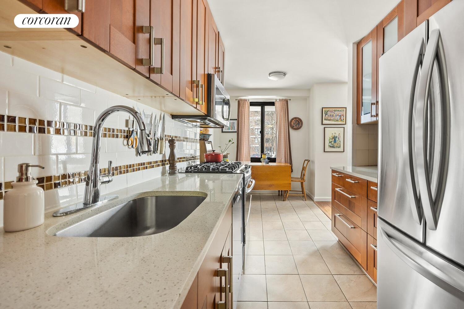 195 WILLOUGHBY Avenue 112