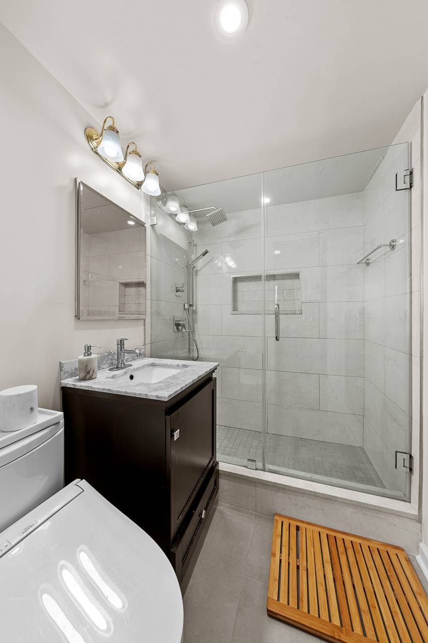 139 E 63rd Street 7A