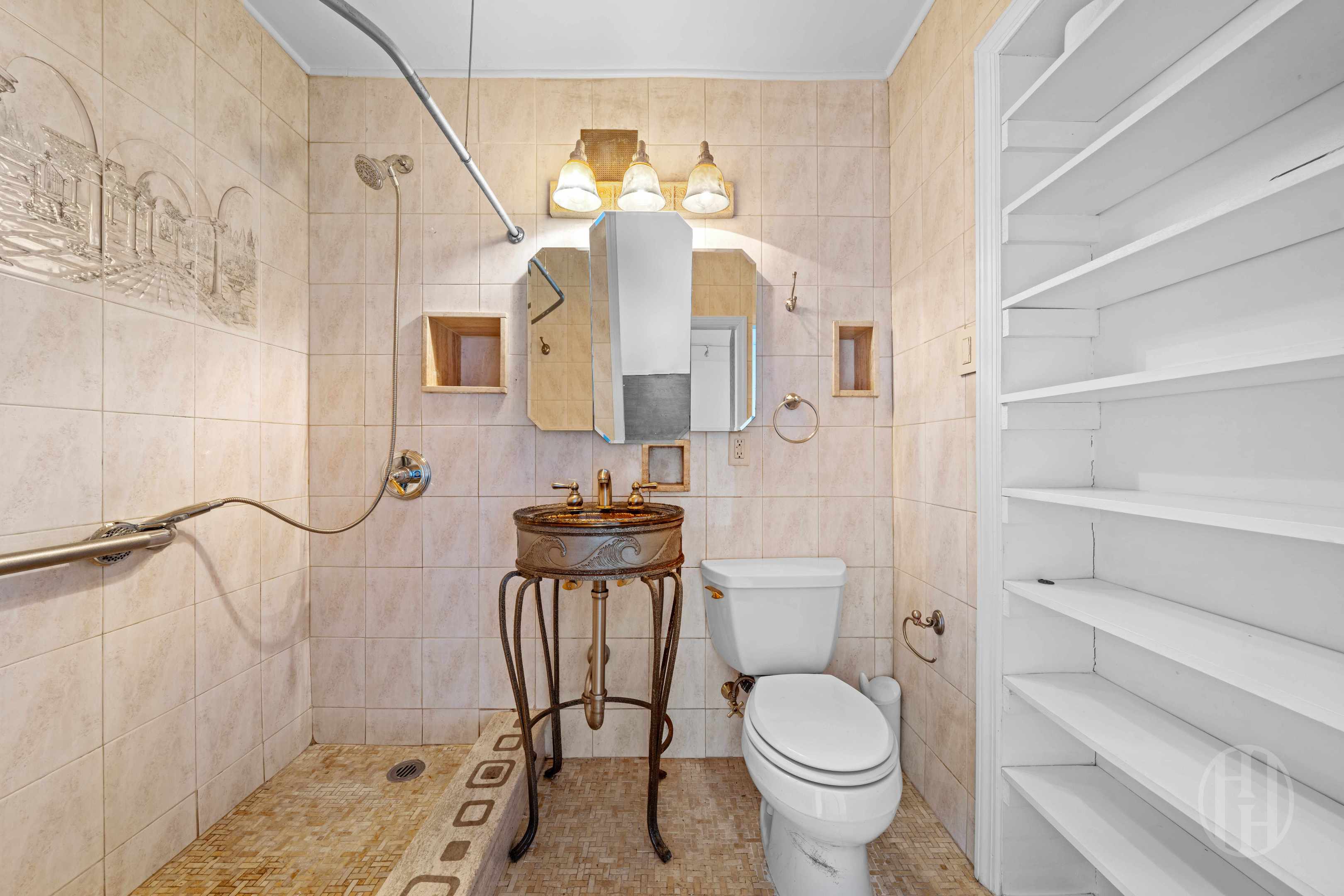 225 E 36th Street 2P