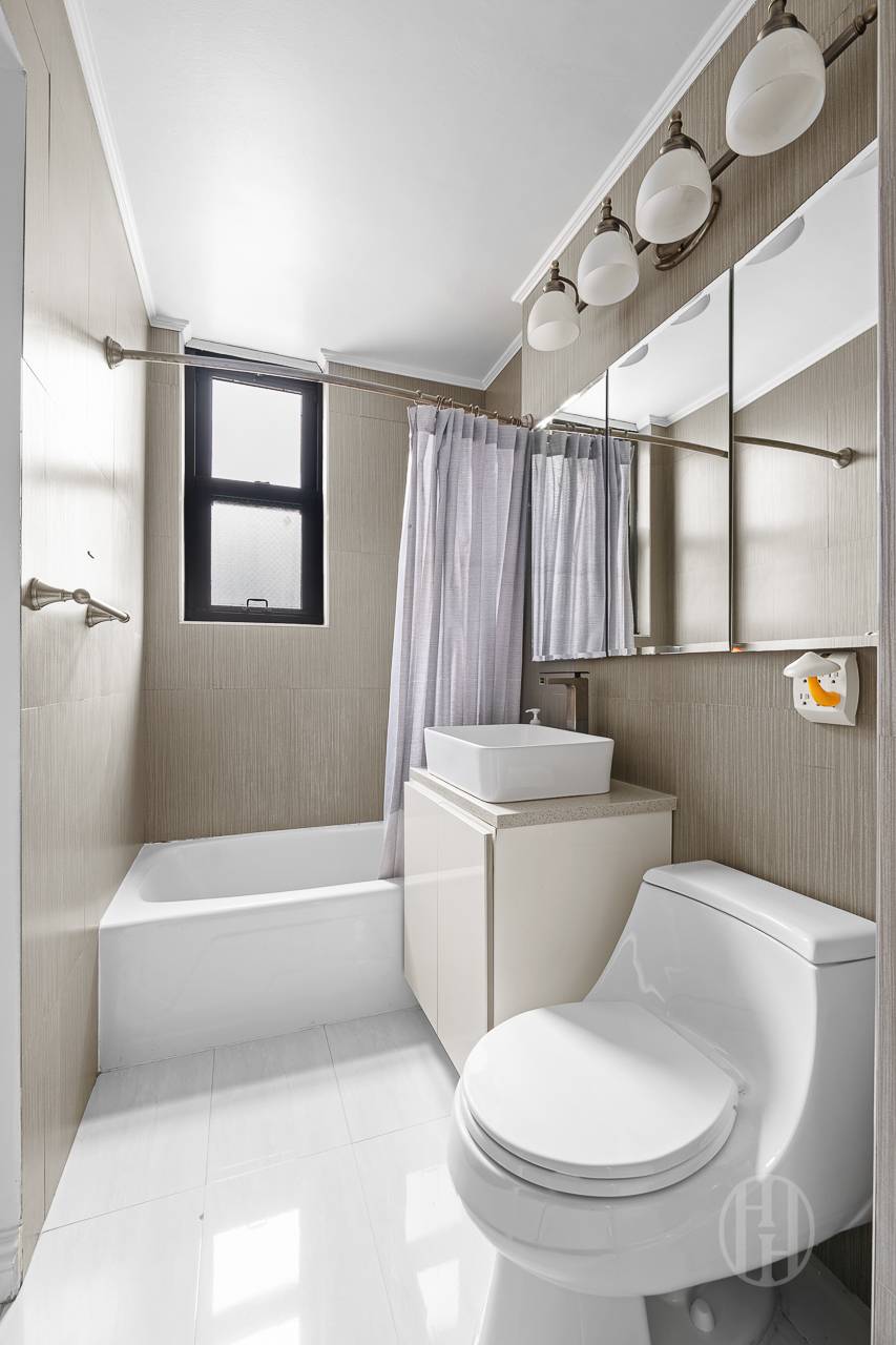 225 E 36th Street 9-E