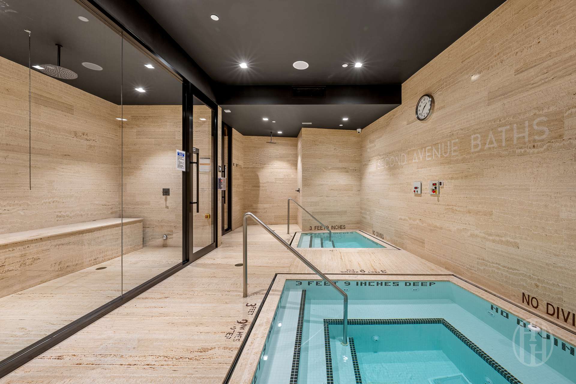 32 E 1st Street 4D