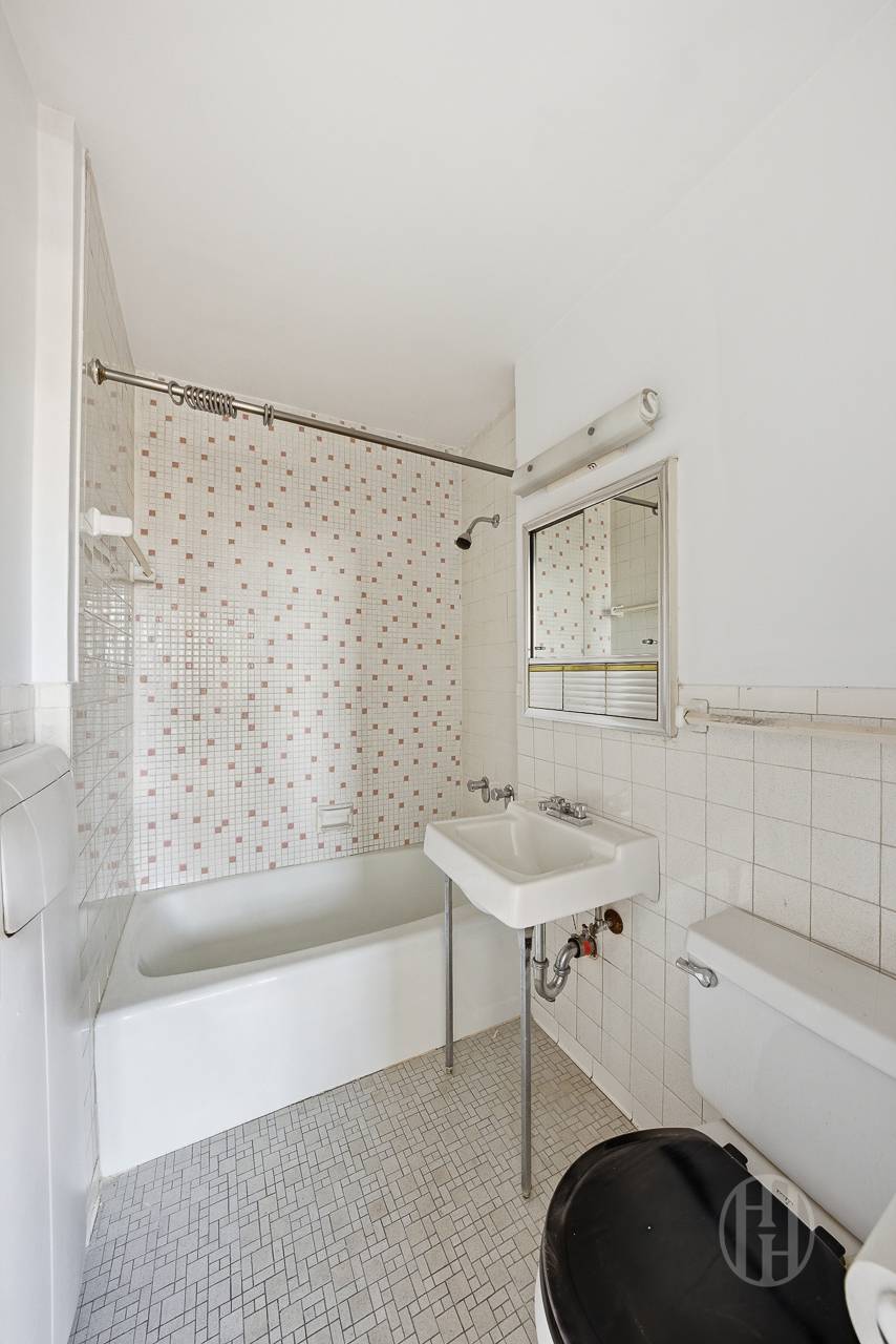 225 E 36th Street 19-D