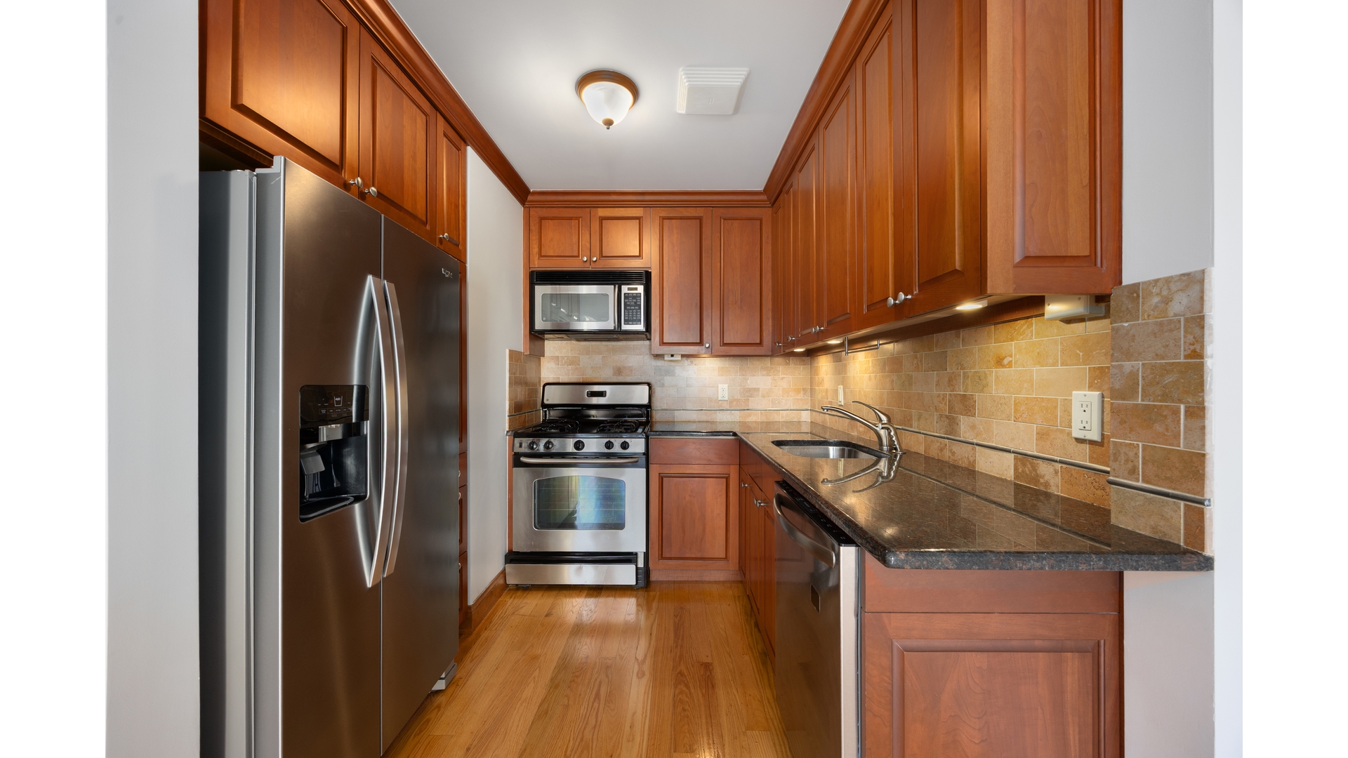 216 CALYER Street 2A