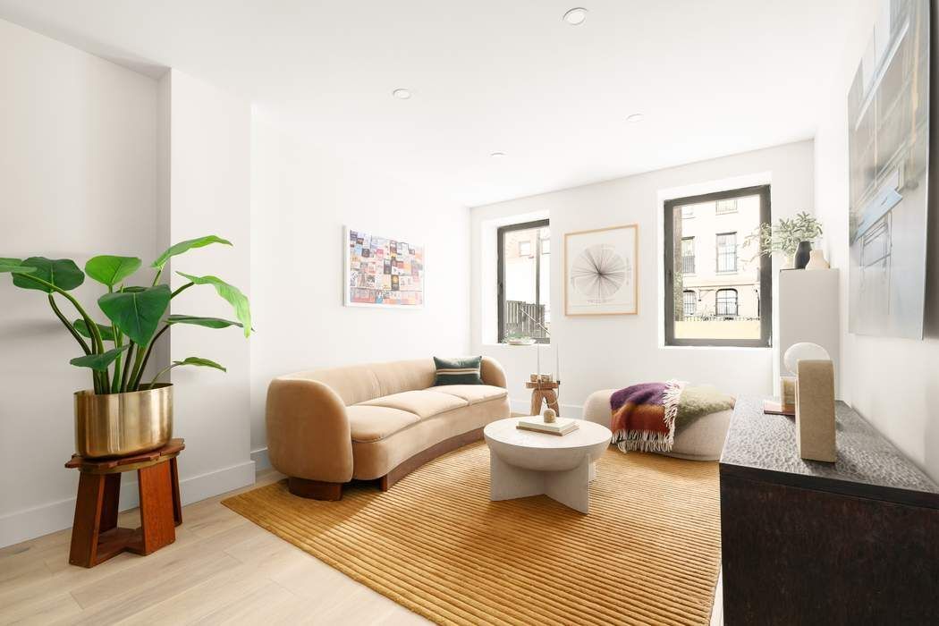 221 E 48th Street Garden