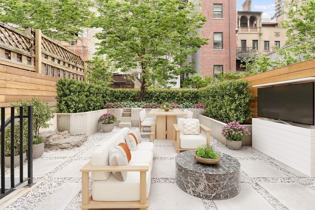 221 E 48th Street Garden