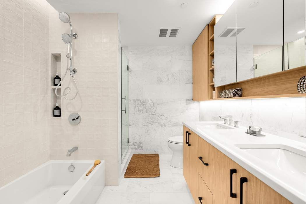 221 E 48th Street Garden