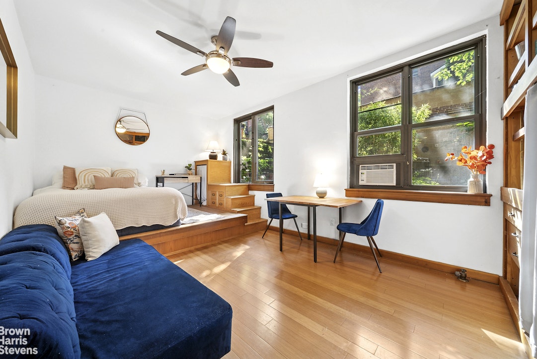 22 IRVING Place 1A