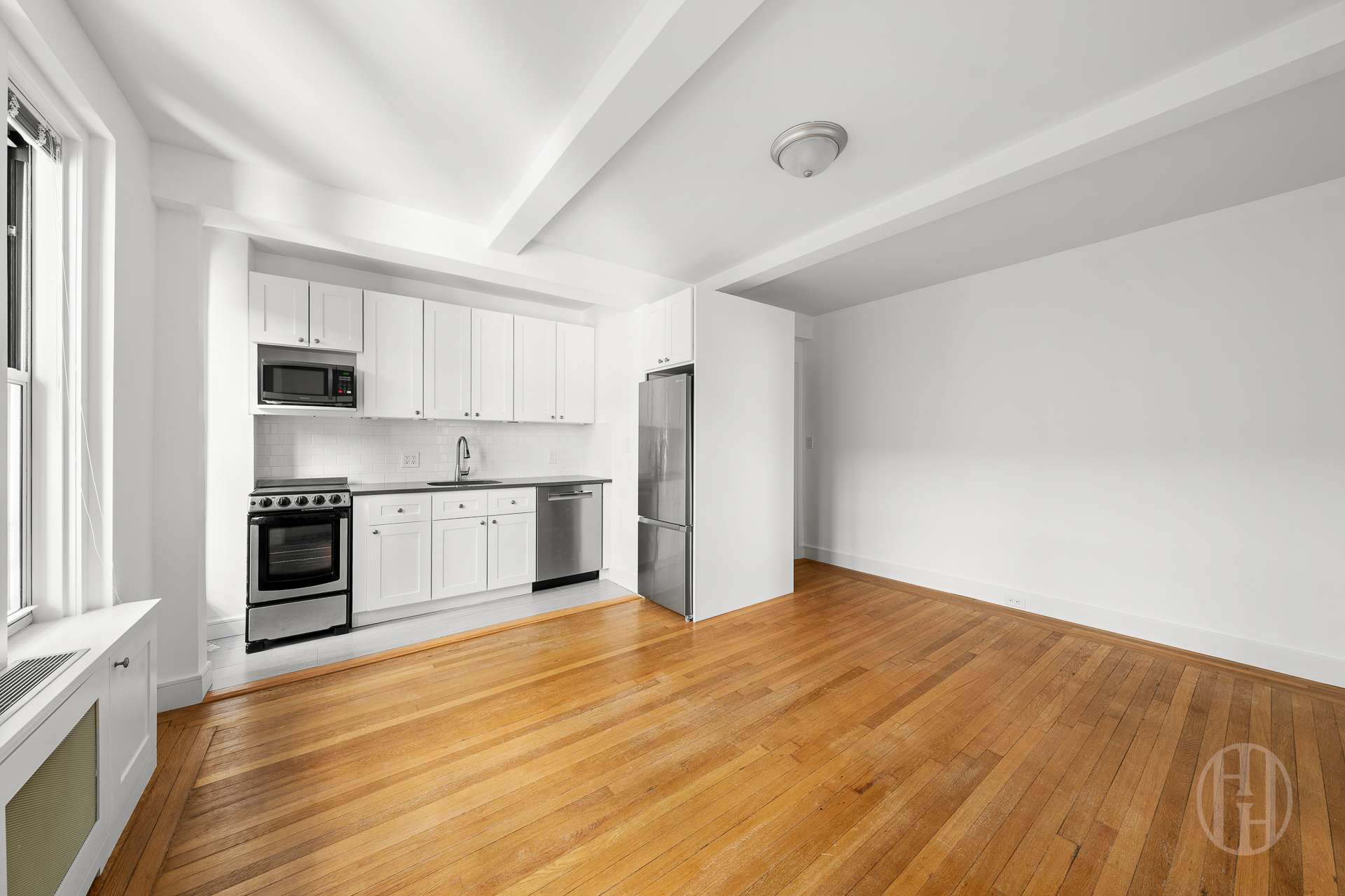 325 W 45th Street 807