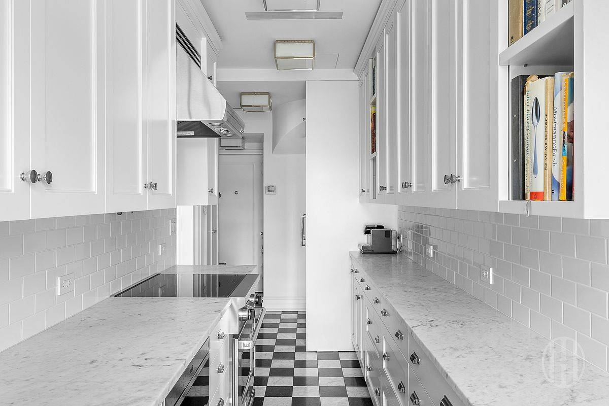 19 E 88th Street PHD