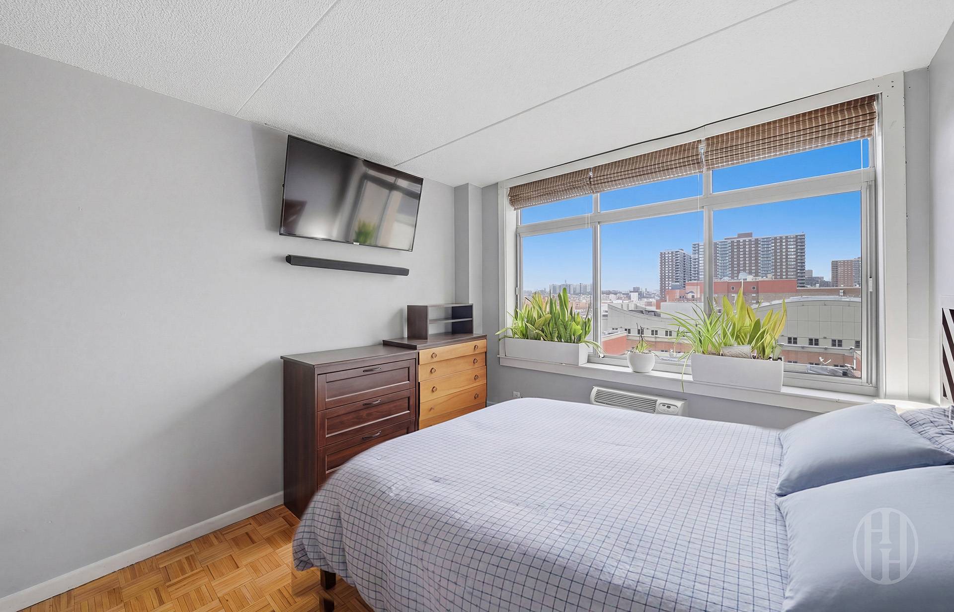 102 Bradhurst Avenue 906