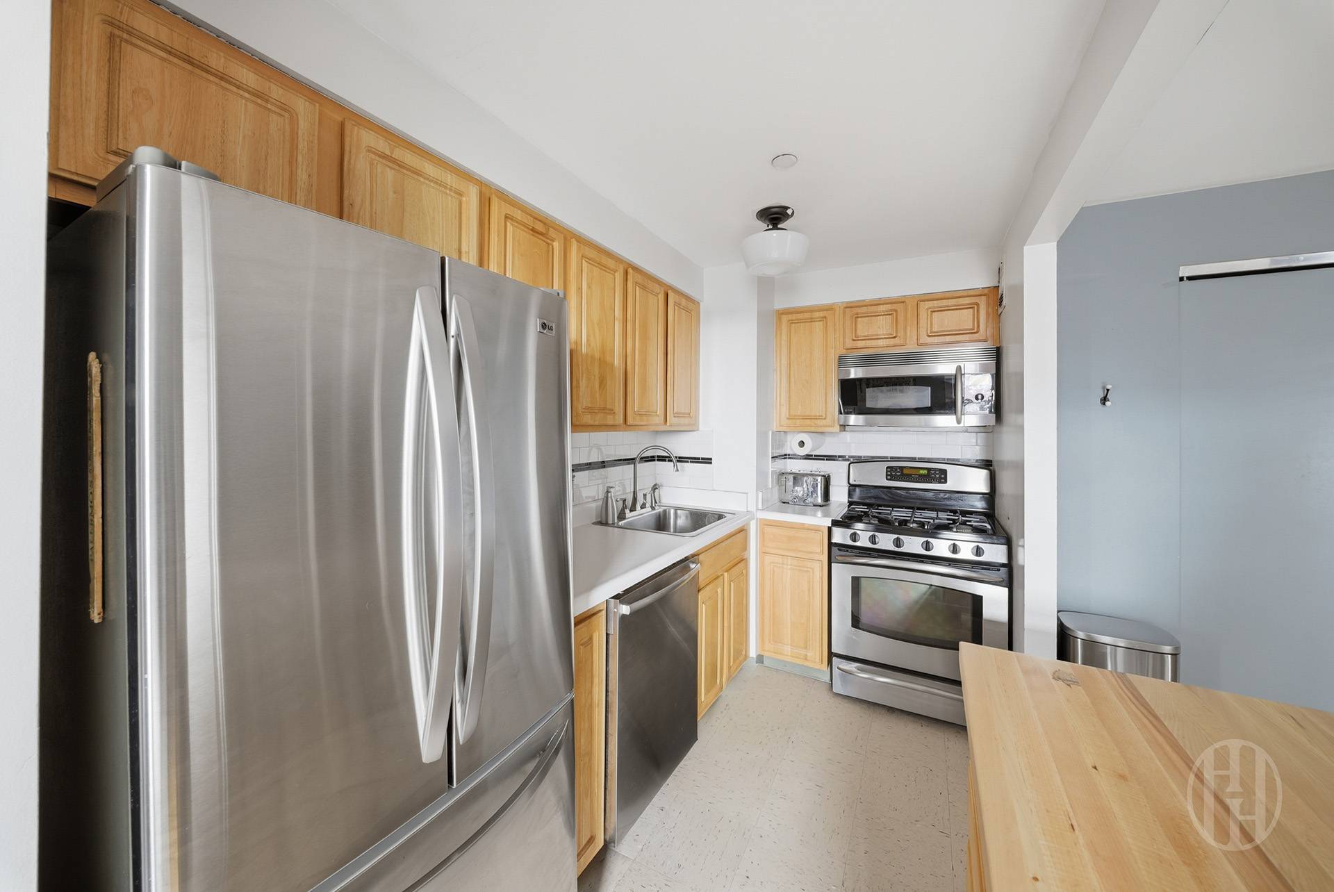 102 Bradhurst Avenue 906