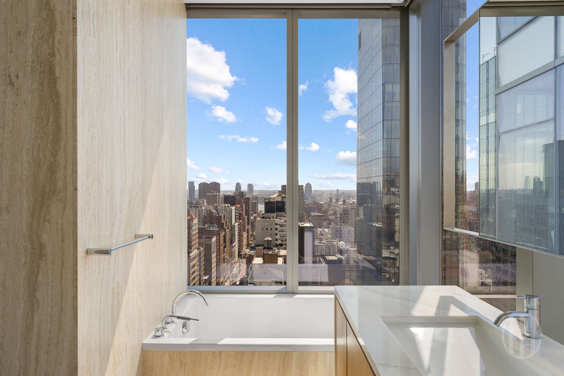 23 E 22nd Street 28B