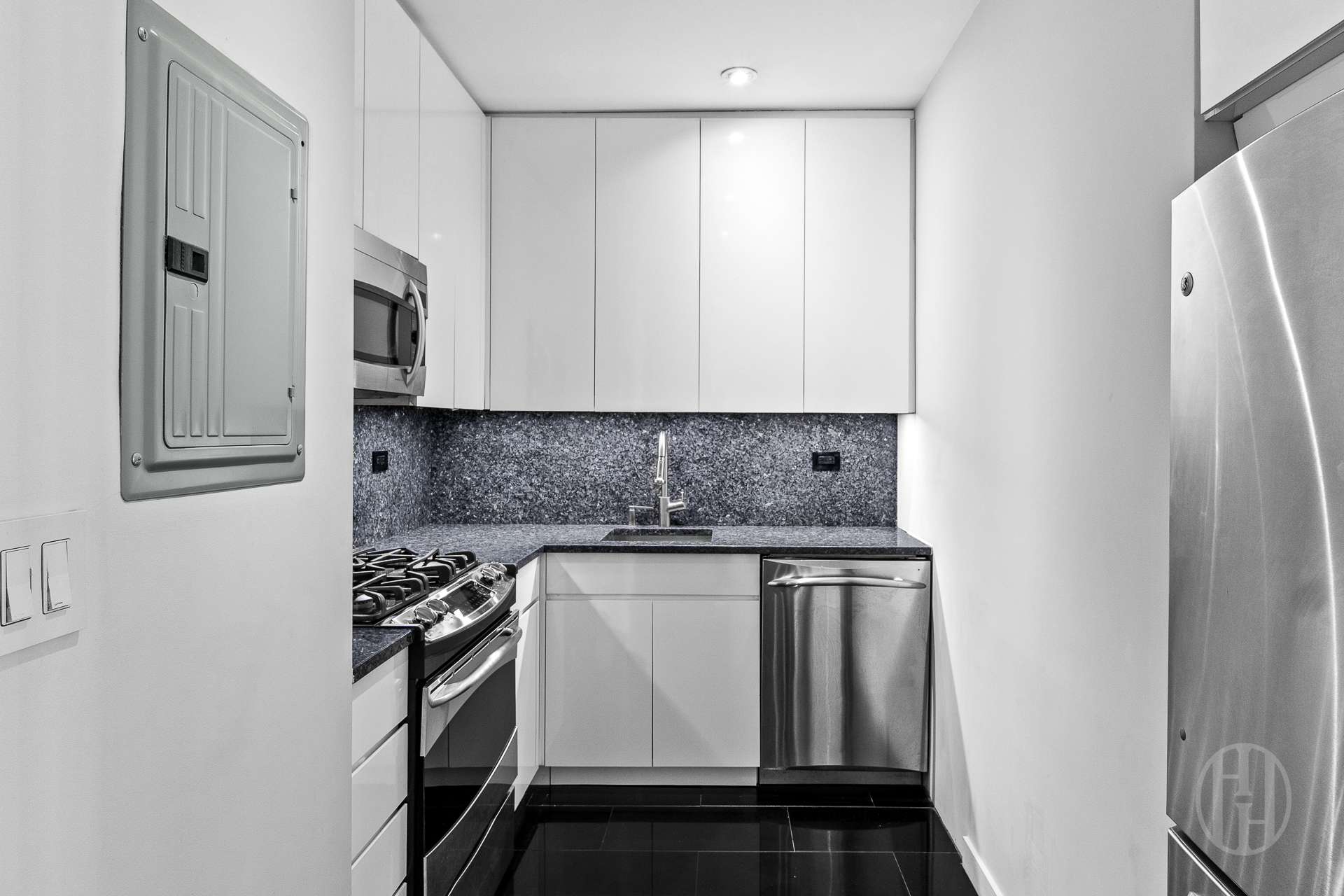 155 E 34th Street 20K