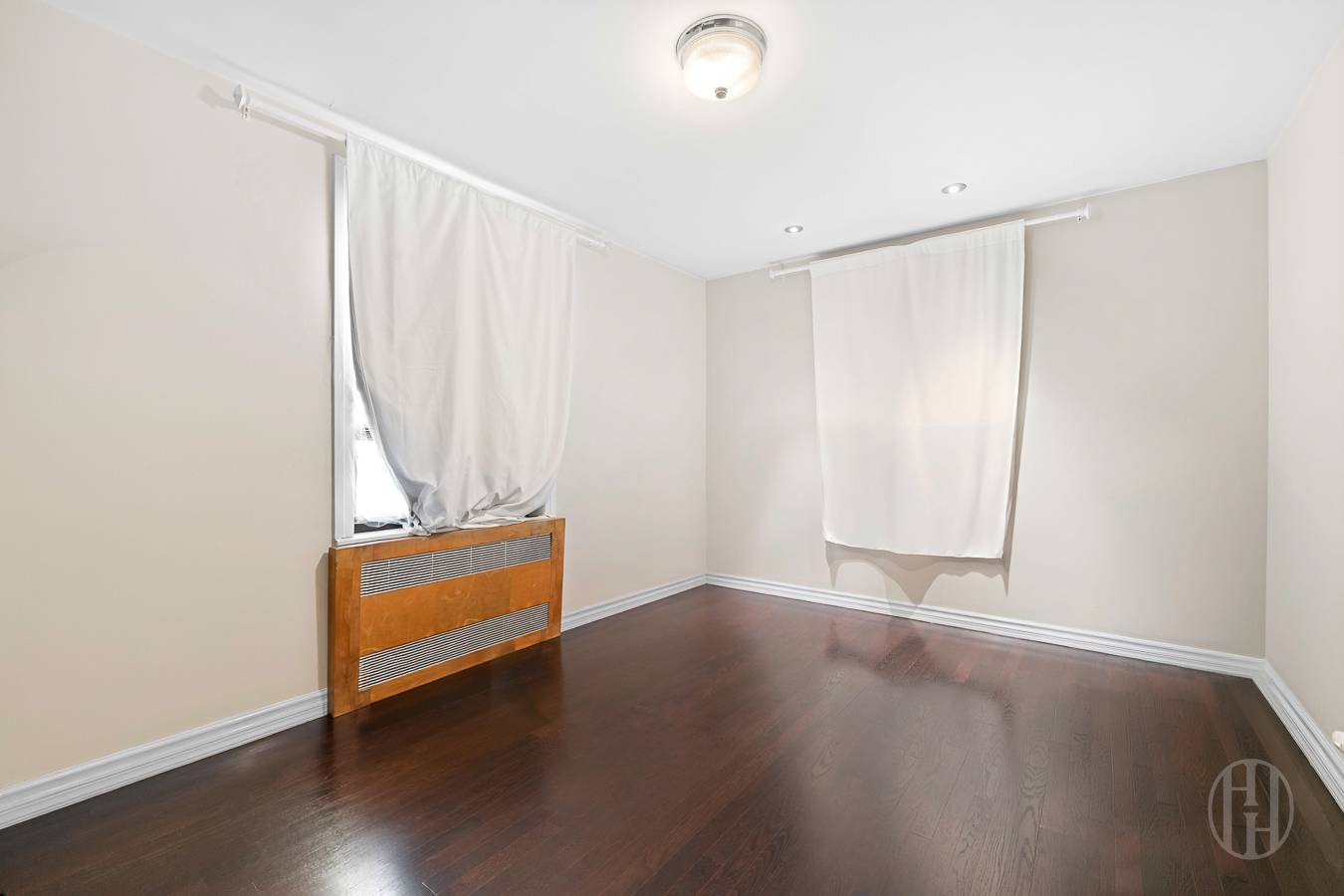 54 E 8th Street 3J